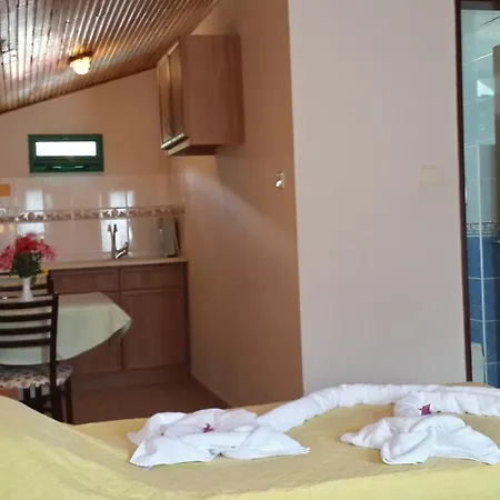 Aparthotel Avlu 1 İçmeler