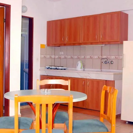 Aparthotel Avlu 1 3*