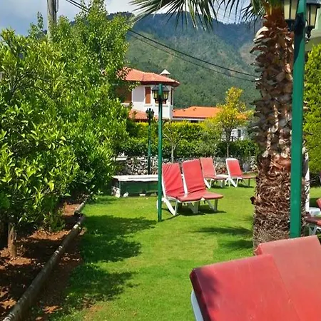 Aparthotel Avlu 1 3*